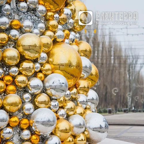 "Bubbles" - Ёлка из шаров световая искусственная уличная елка высотой 8 метров